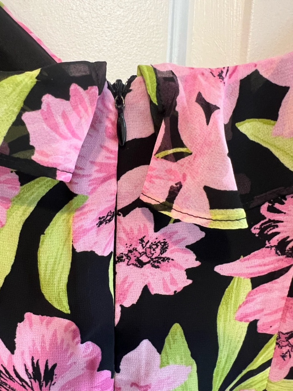 Bar III Maxi Dress with Pink Floral Print szM - Picture 4 of 15